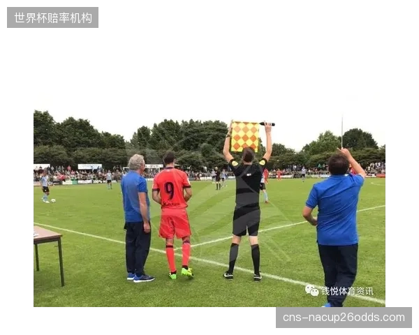 阿吉雷或根据对手风格选择不同中场组合，在控制、拦截与创造力之间寻求平衡。